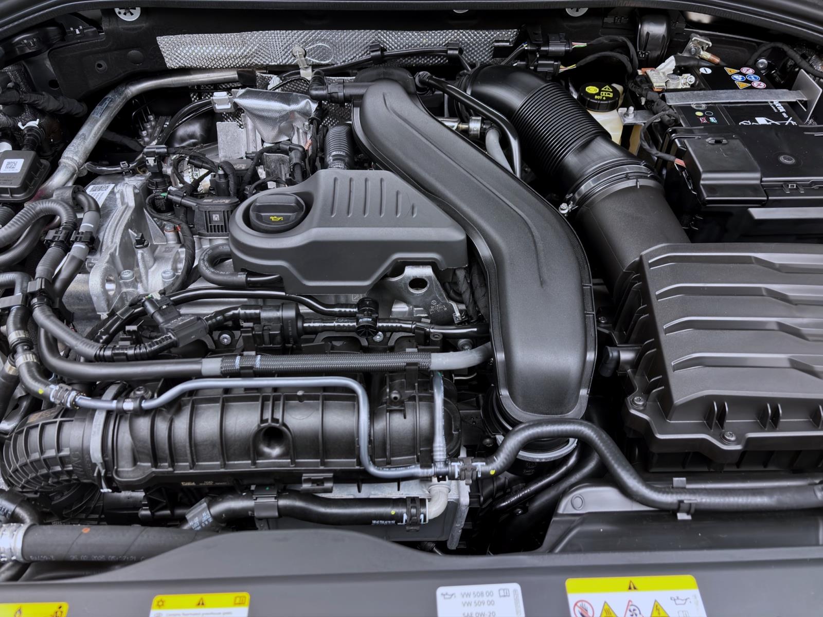 Bild 16: Volkswagen Passat Variant 1.5 eTSI DSG BUSINESS IQ.LIGHT NAVI HuD LM17