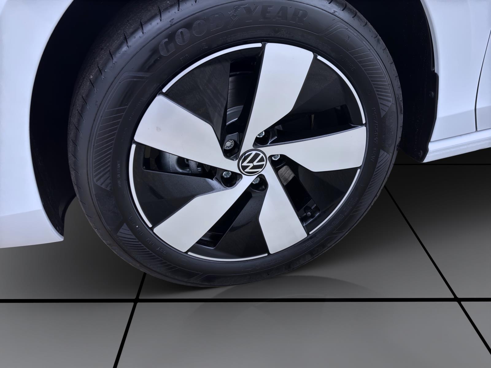 Bild 7: Volkswagen Passat Variant 1.5 eTSI DSG BUSINESS IQ.LIGHT NAVI HuD LM17