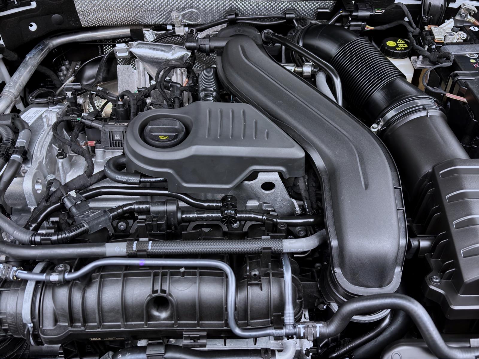 Bild 16: Volkswagen Passat Variant 1.5 eTSI DSG BUSINESS IQ.LIGHT NAVI HuD LM17