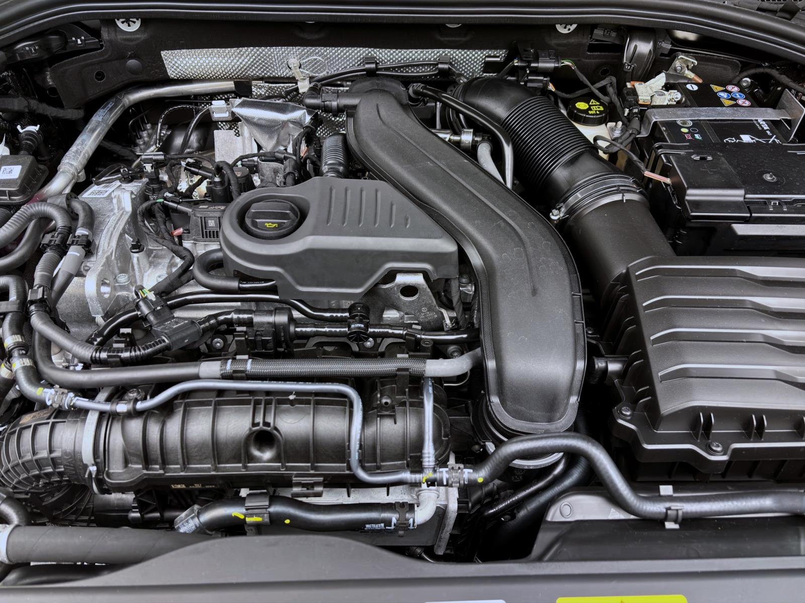 Bild 17: Volkswagen Passat Variant 1.5 eTSI DSG BUSINESS IQ.LIGHT NAVI HuD LM17