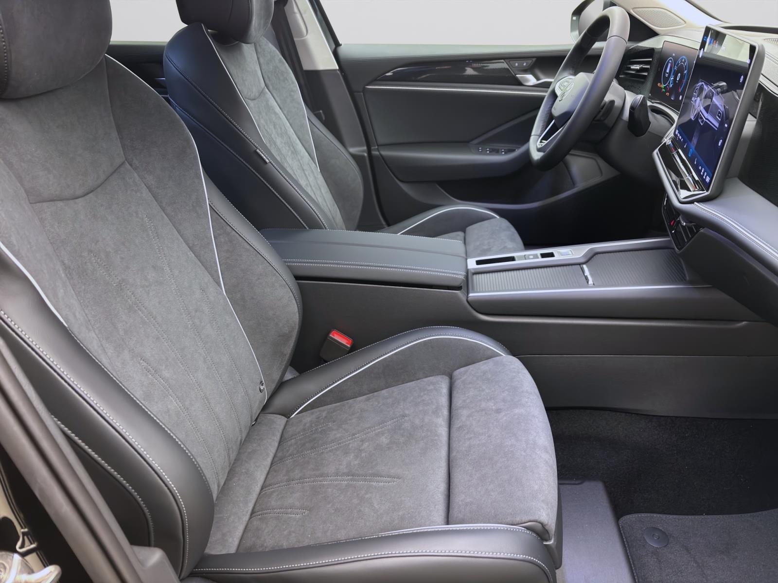 Bild 14: Volkswagen Passat Variant 1.5 eTSI DSG BUSINESS IQ.LIGHT NAVI HuD LM17